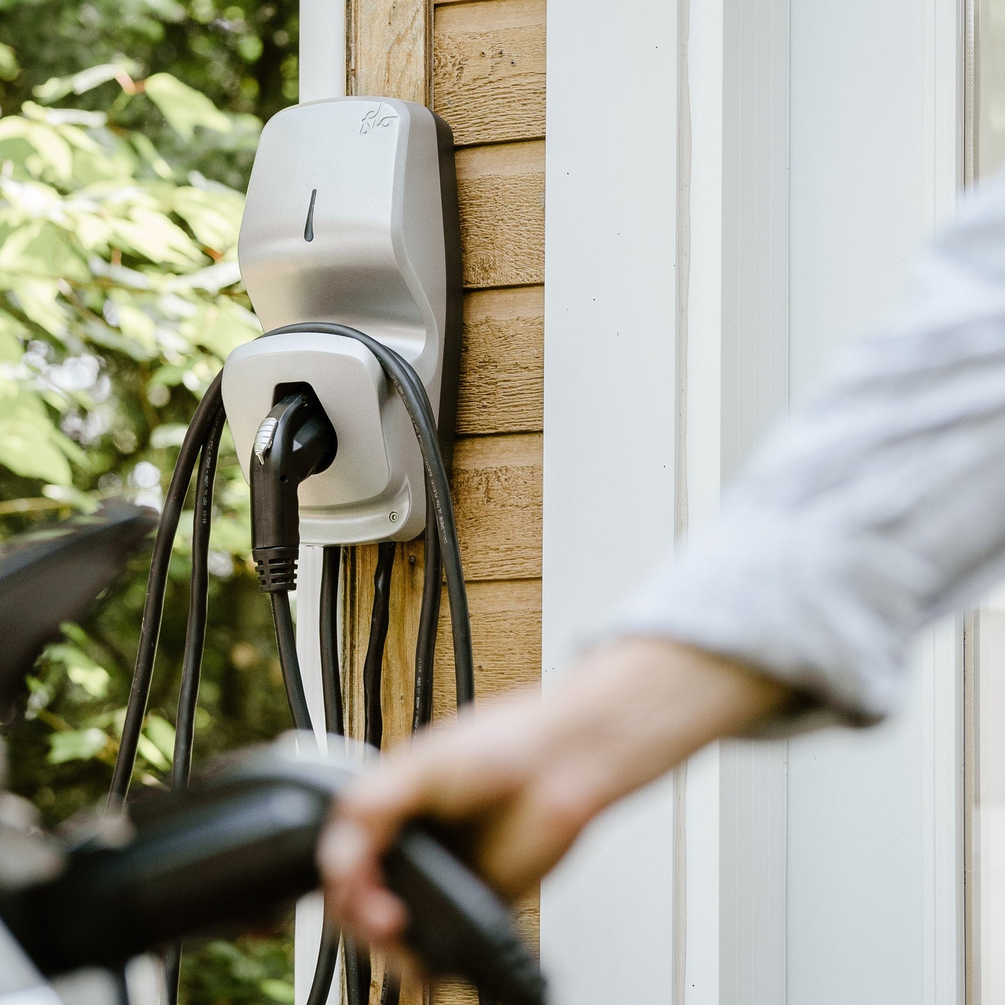 FLO Home™ X5 - Smart EV Charging Station - FLO EV Charging